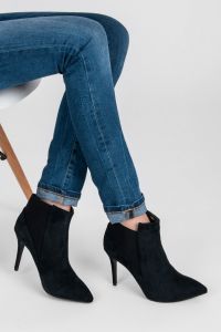ZAMSZOWE BOTKI NA SZPILCE Czarny