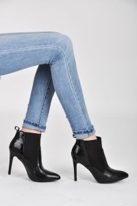 BOTKI NA SZPILCE Czarny