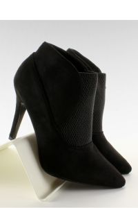 BOTKI NA SZPILCE ZAMSZOWE J3-01 CZARNY