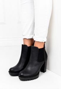 Gładkie botki na słupku wstawka elastyczna