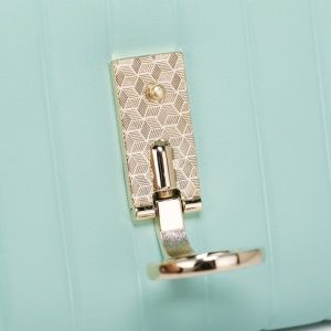 gallery_070345-07_04