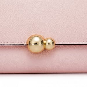 gallery_070351-04_04